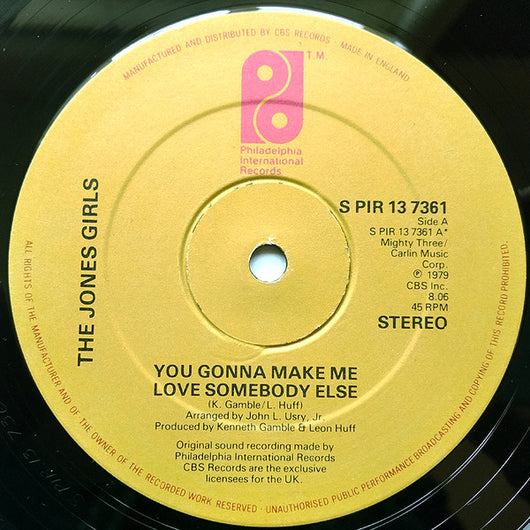 The Jones Girls : You Gonna Make Me Love Somebody Else (12